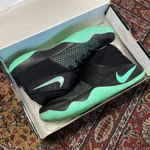 Nike Kyrie 2 “Green Glow”